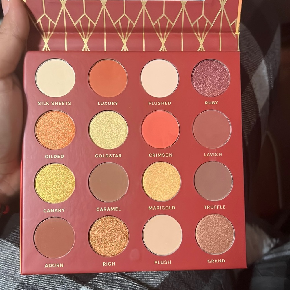 Eyeshadow pallet, not used , brand new